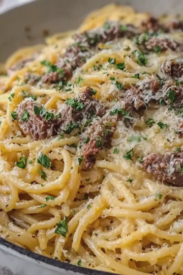 Garlic Butter Beef Spaghetti with Parmesan Cheese Sauce